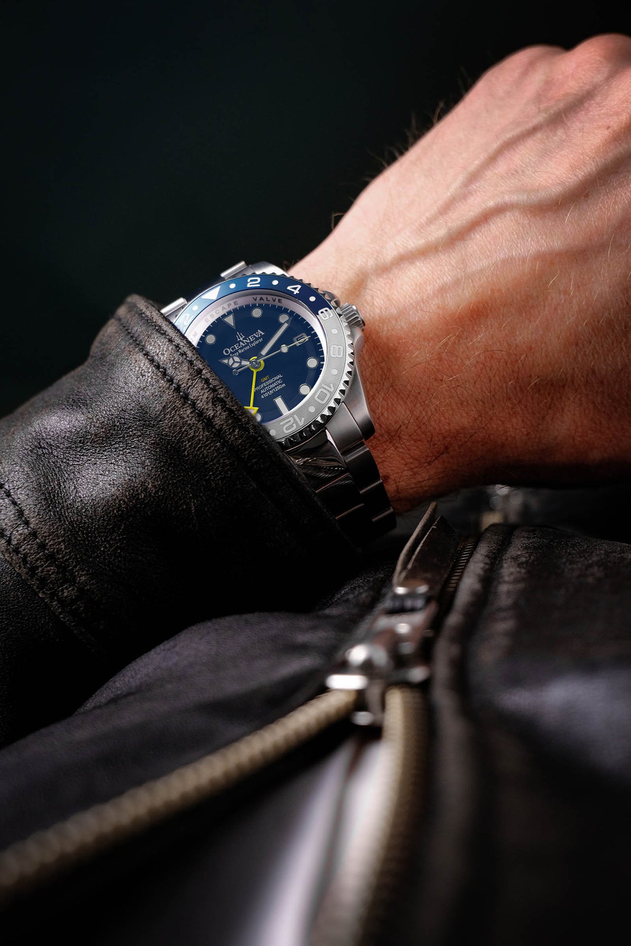 Oceaneva™ Men's GMT Automatic Deep Marine Explorer 1250M Pro Diver Blue Dial Silver Bezel Watch
